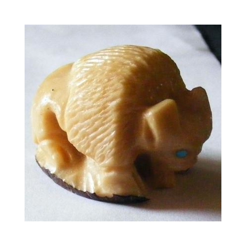 zuni buffalo fetish carving