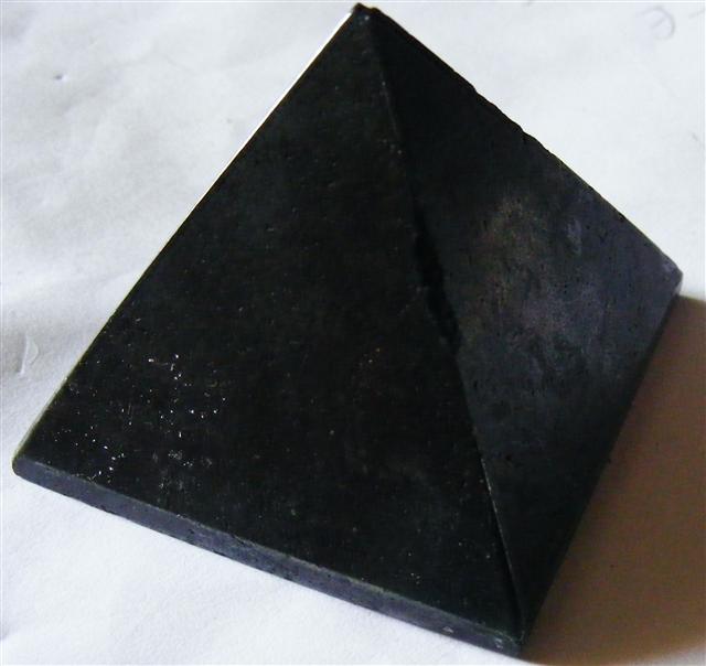 Bornite pyramid - Crystal Master