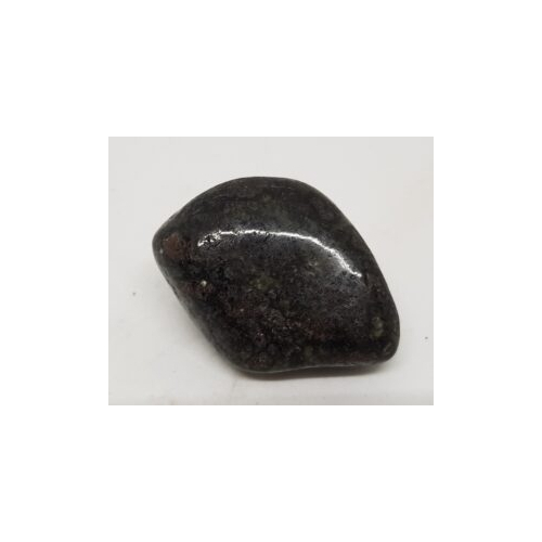 eclogite tumble stone