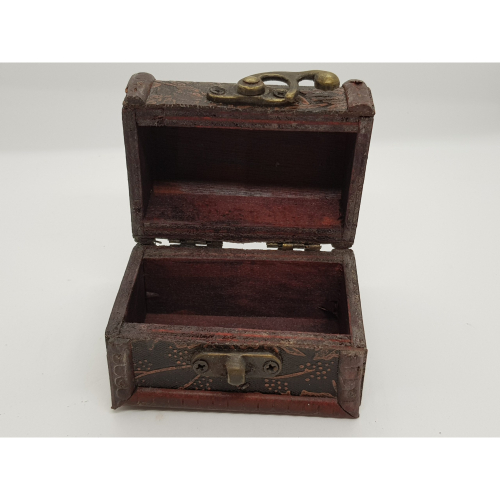 mini trunk style box open lid