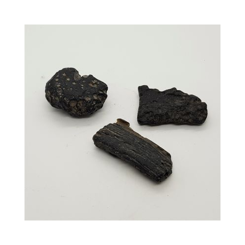 pieces of tektite