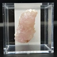 Rose quartz crystals 1 close up