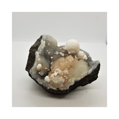 small piece of chalcedony on matrix with mordenite okenite 3