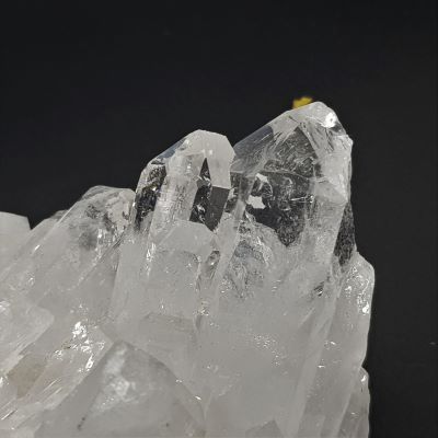 medium size quartz cluster 1 close up of tips