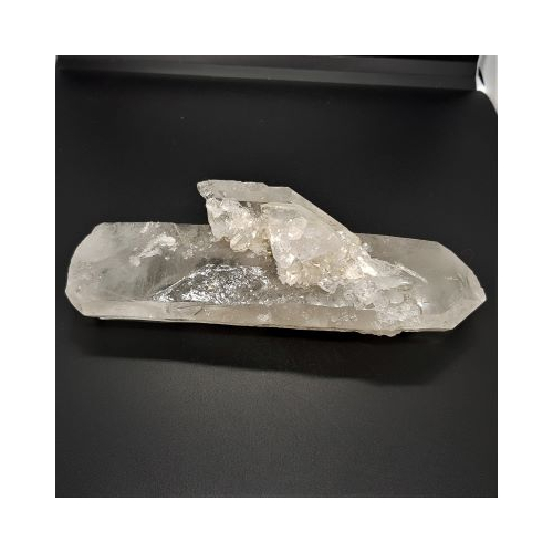 large quartz point reverse side 1 side view