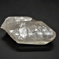 medium quartz point 16 reverse side