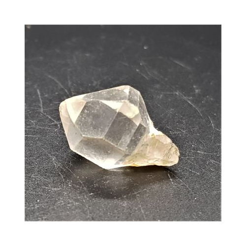 small sirchuan quartz point 1