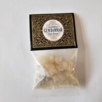 pack of dammar gum resin